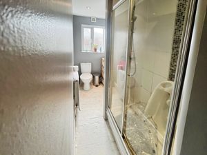 Bathroom - click for photo gallery